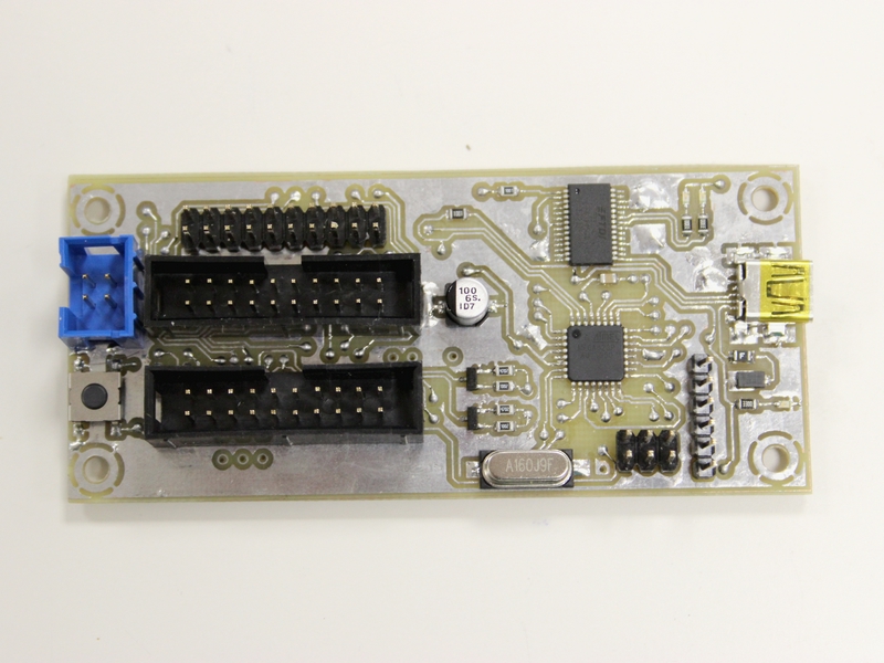 Carte microcontrôleur dédiée.